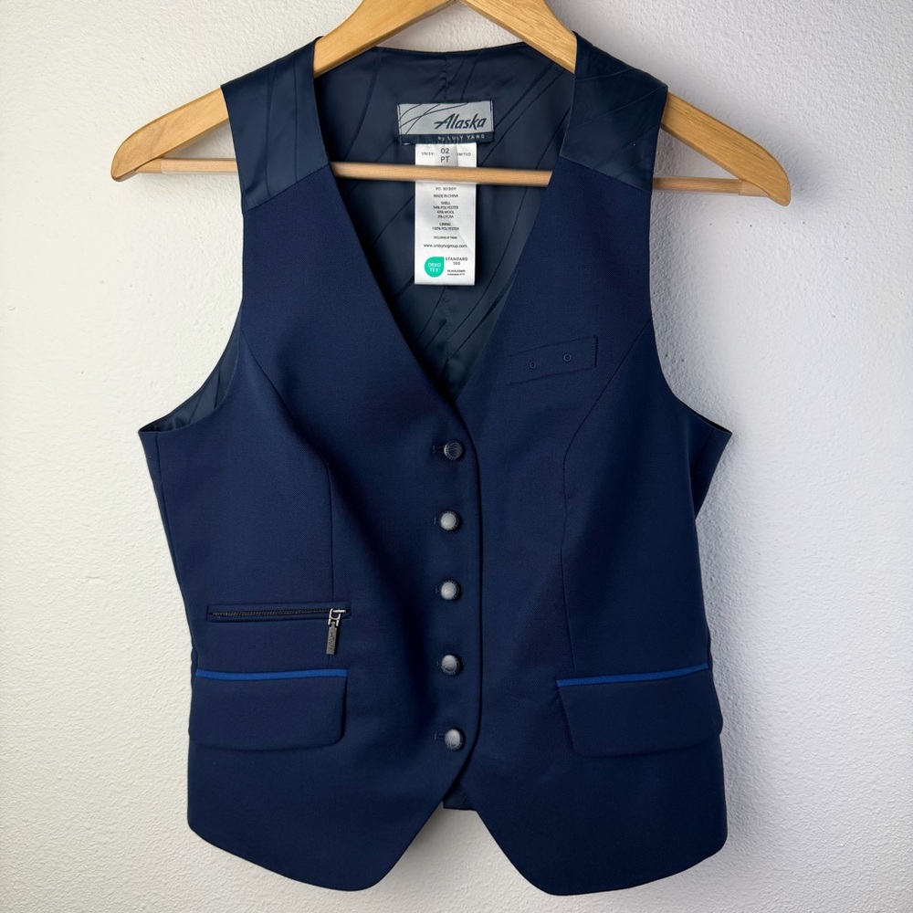 Alaska Airlines Uniform Vest Women’s Petite 2 Navy Blue Luly Yang